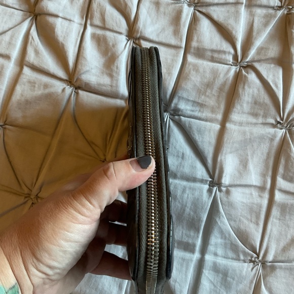 Prada Wallet - Picture 5 of 16